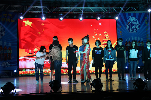 beat3652015级迎新晚会圆满落幕