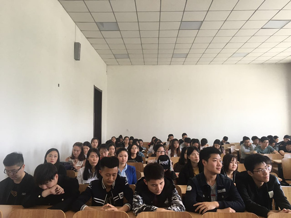 beat365召开2017届毕业生毕业前工作布置会