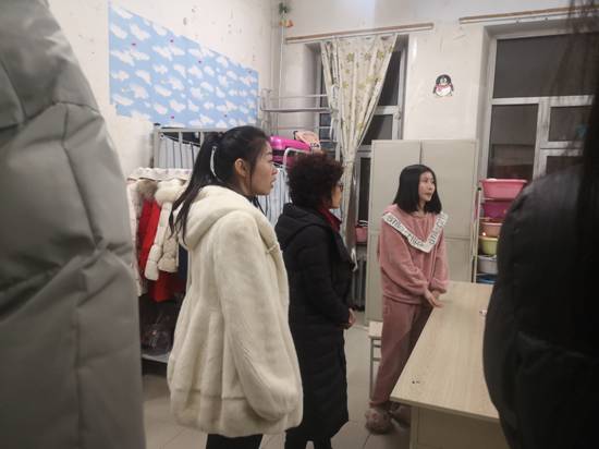 beat365开展宿舍安全卫生期末检查和学生情况调研